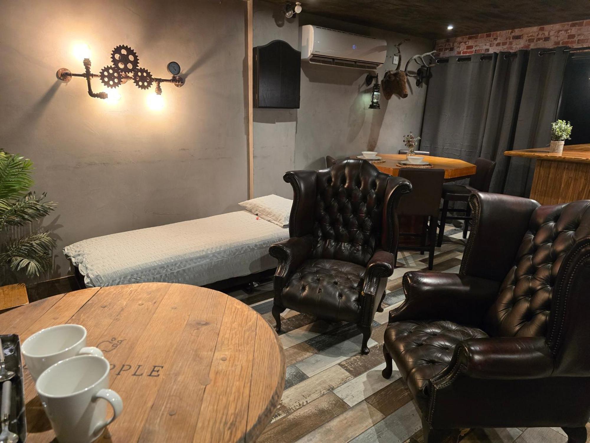The Pub - Unique & Authentic Experience - Free Parking!, 5 Minutes From Airbus And The Mall Cribbs Bristol Kültér fotó