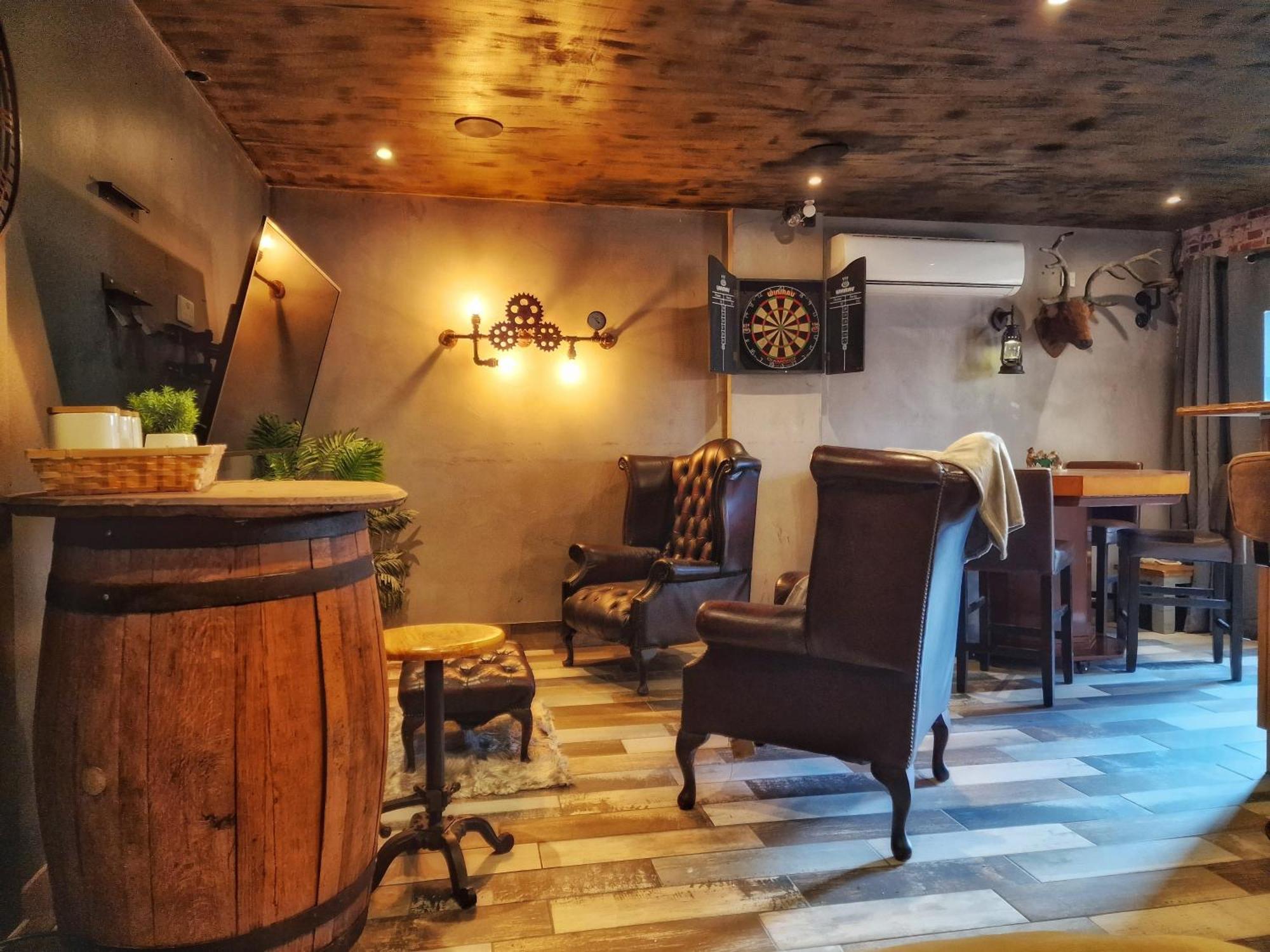 The Pub - Unique & Authentic Experience - Free Parking!, 5 Minutes From Airbus And The Mall Cribbs Bristol Kültér fotó